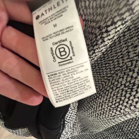 Athleta dress with pockets - Picture 5 of 6